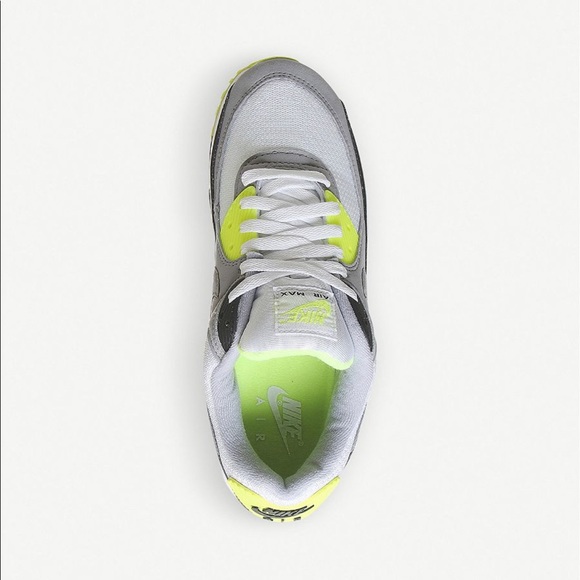 NIKE - Picture 2 of 5